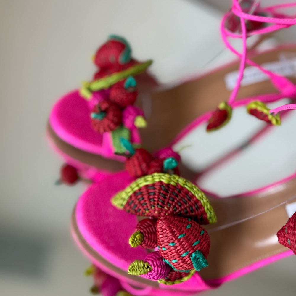 Worn once AQUAZZURA Strawberry Punch embellished raffia sandals 37 - Picture 8 of 14